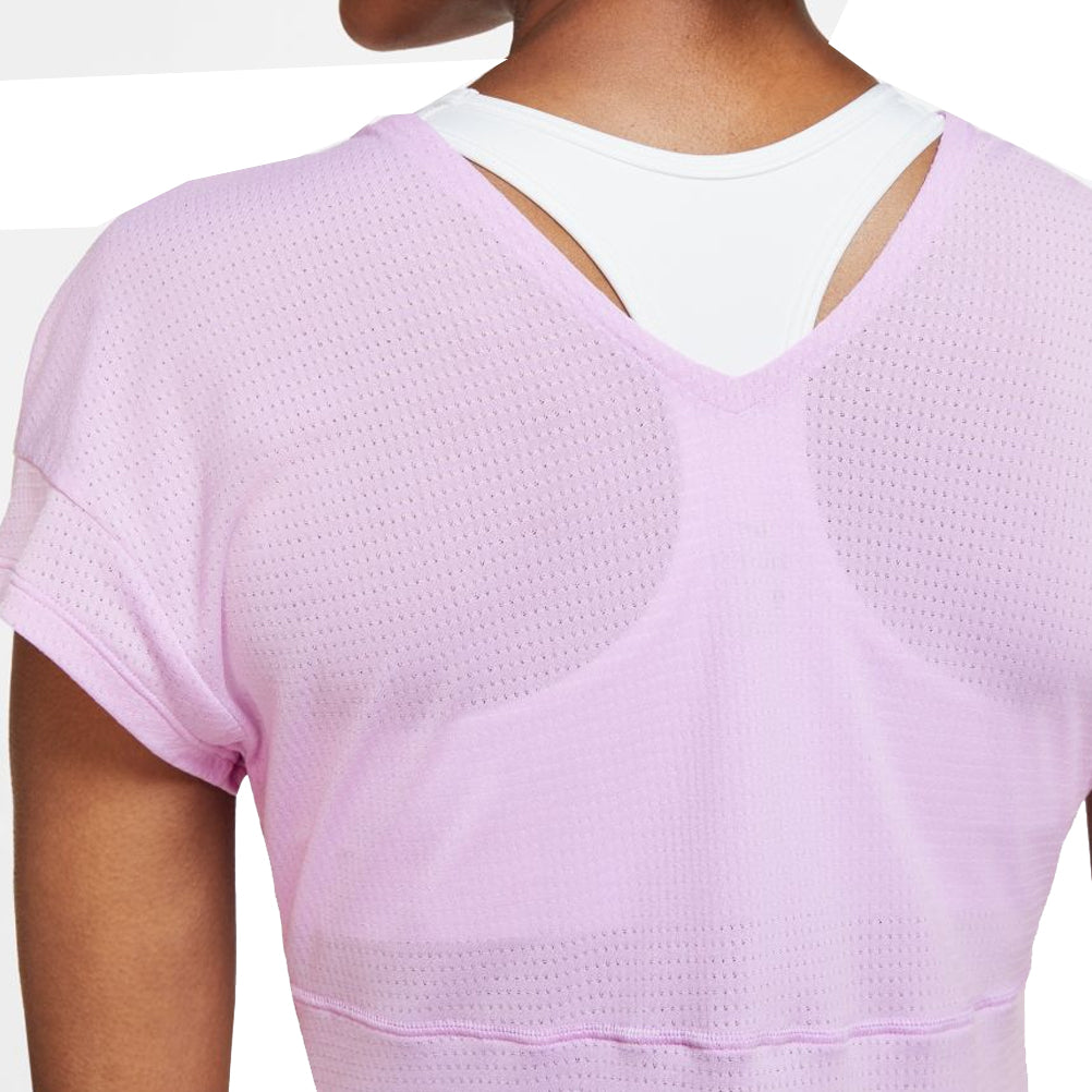 Nike-Womens-Breath_cool-SS-CZ9610-597--close-up-model