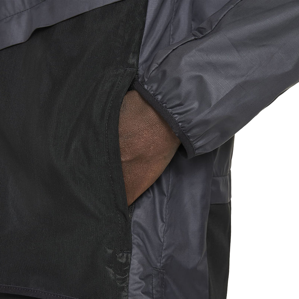 Nike-Womens-shield-trail-jacket-DC8041-010-detail-3