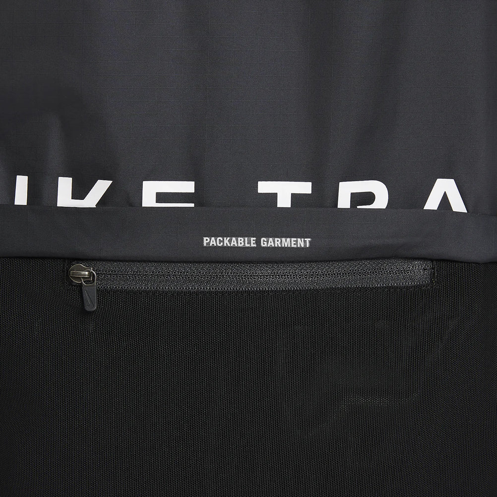 Nike-Womens-shield-trail-jacket-DC8041-010-detail-4