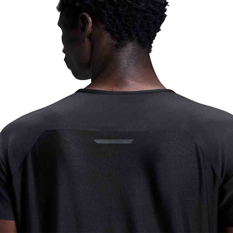 On Running Performance Lumos Short Sleeve Men's Running Tee - Black