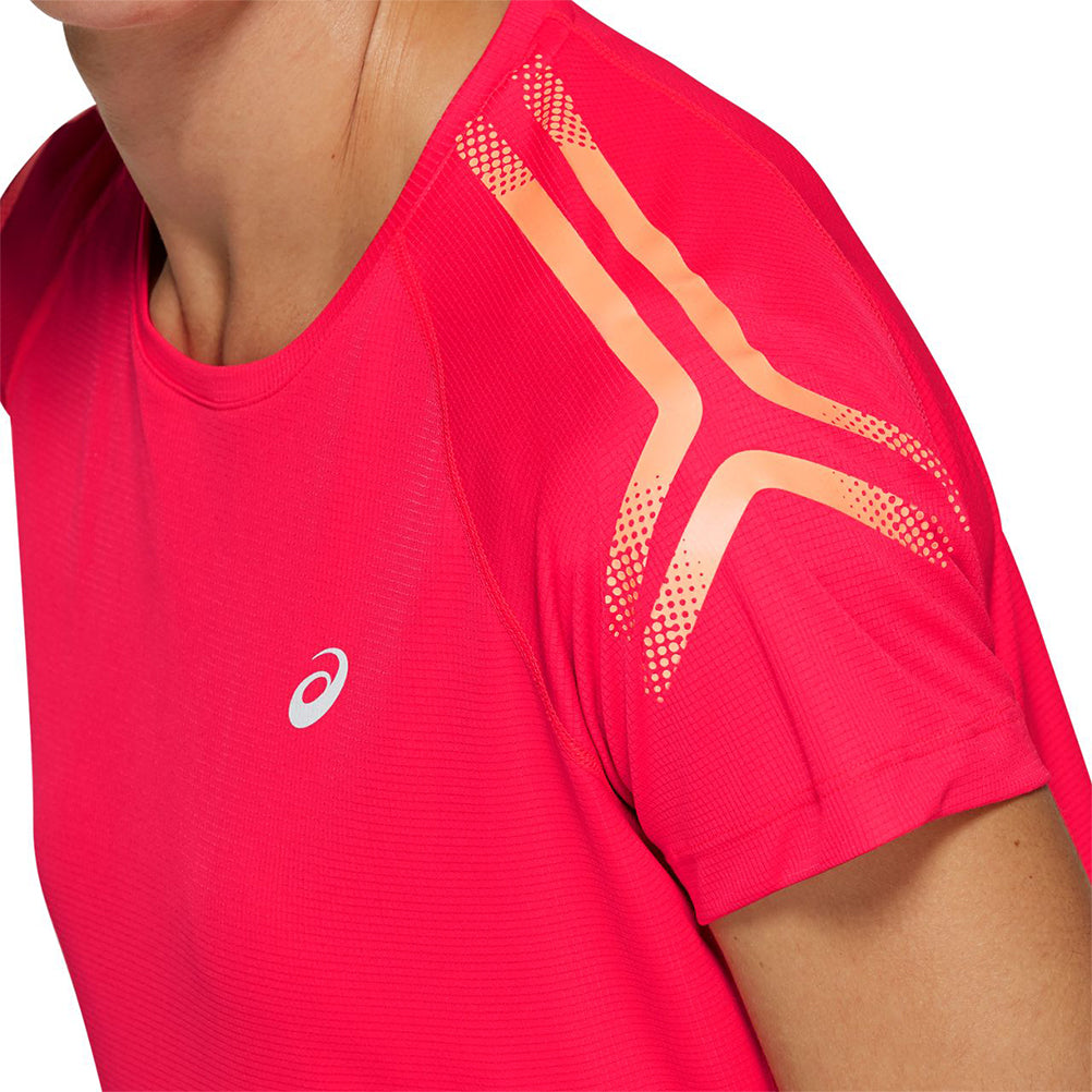 asics-womens-Icon-ss-tee-2012A452-701-closeup-model