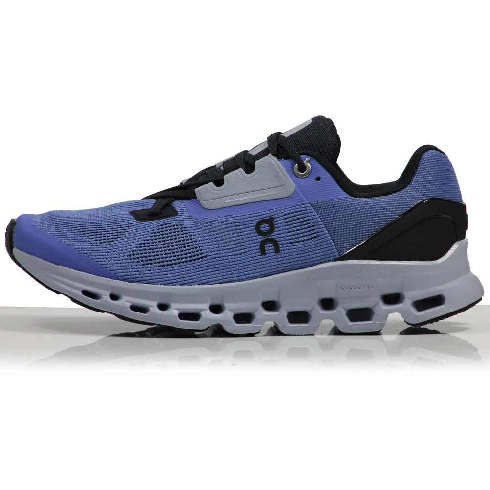 on-womens-cloudstratus-209-side