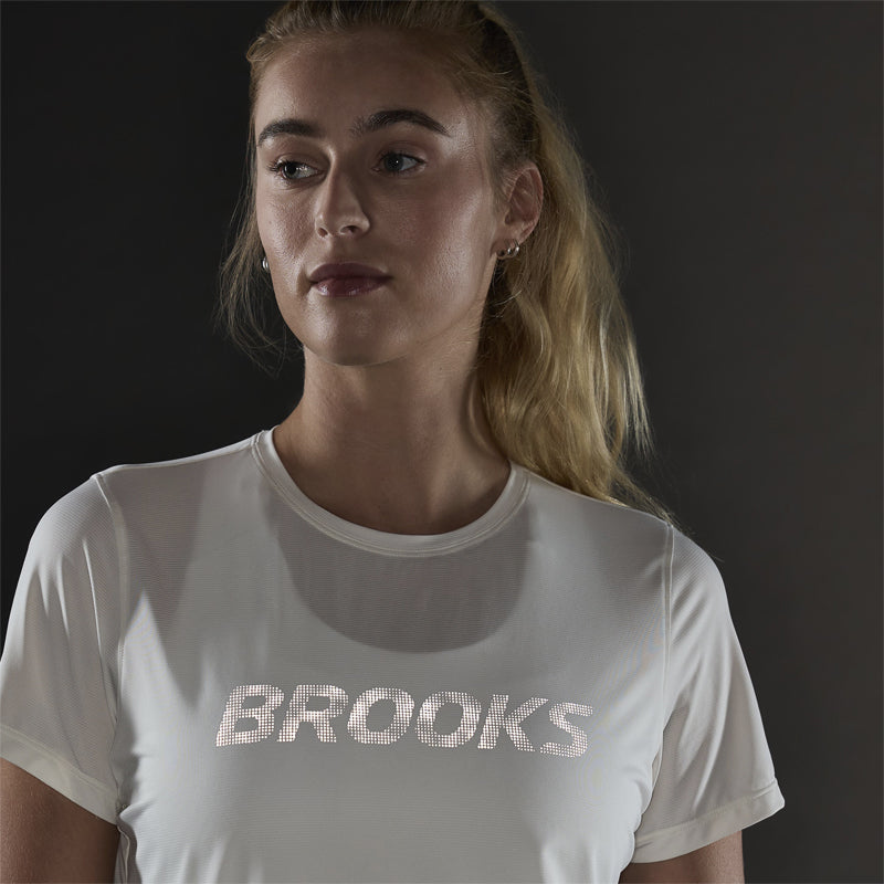Brooks Dash Reflective Women's Running Short Sleeve Tee - Bone/Reflective