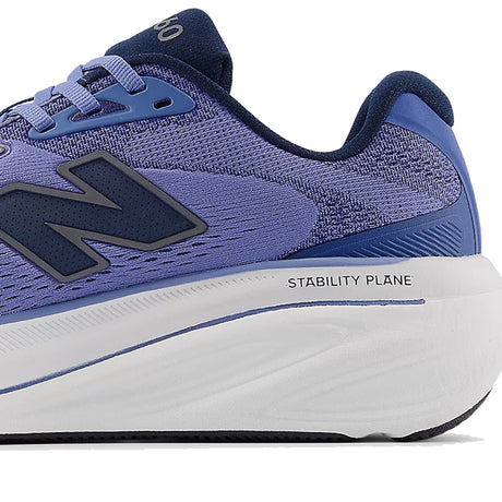 New Balance Mens 860 Running Shoe  Detail