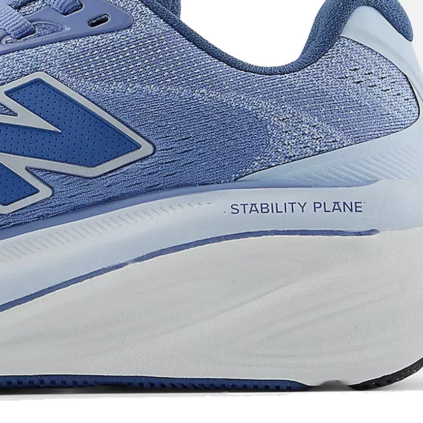 New Balance Womens 860 Running Shoe  Detail