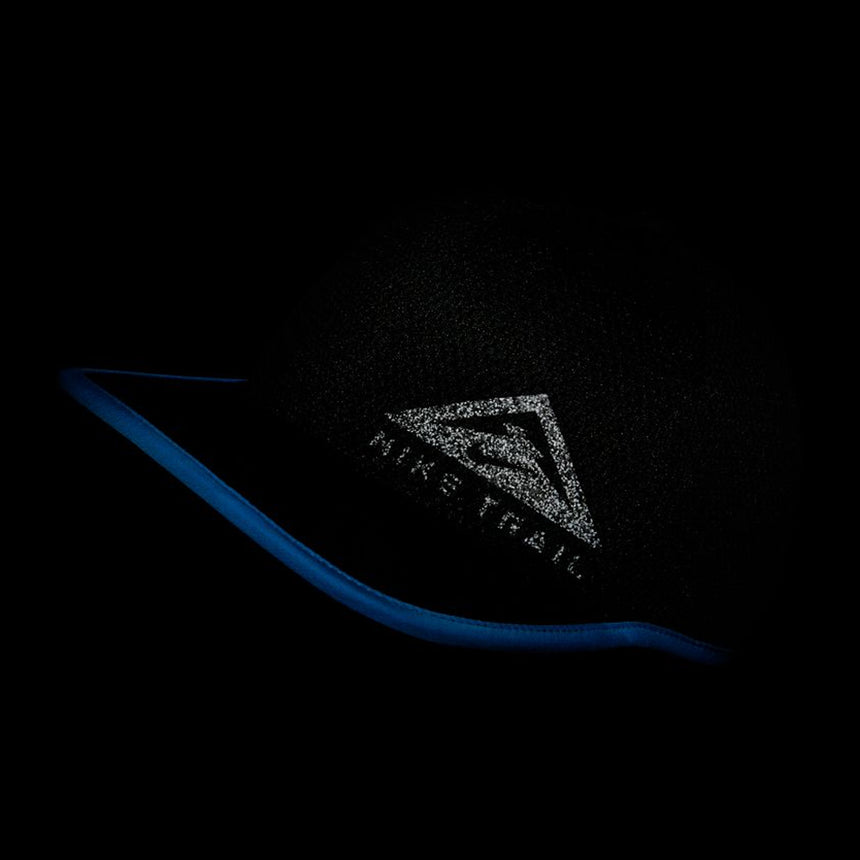 Nike-DF-Trail-running-cap-DC3625-010-flash
