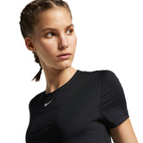 Nike-Womens-PRO-SS-AO9951-010-close-up-model