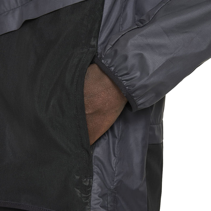 Nike-Womens-shield-trail-jacket-DC8041-010-detail-3