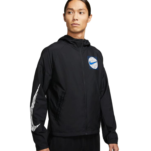 Nike-mens-ESS-WR-GX-Running-JKT-DA0190-010-front-model