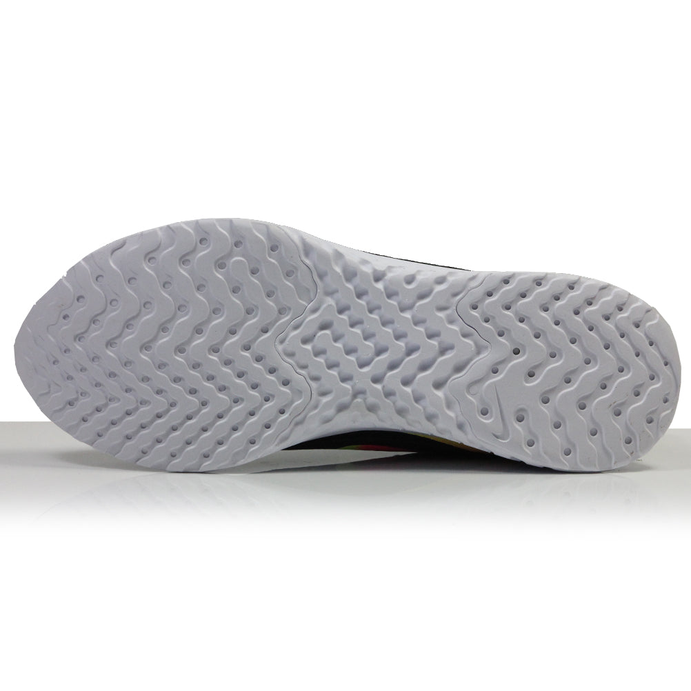 Nike-womens-legend-react-c17697-001-sole