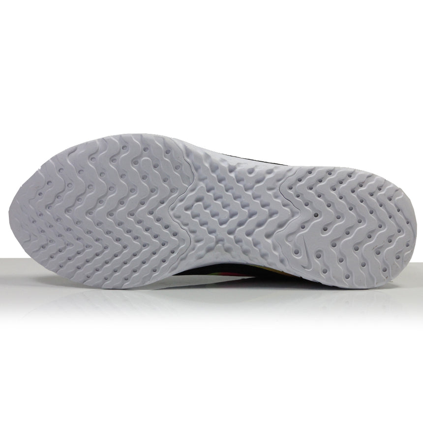 Nike-womens-legend-react-c17697-001-sole