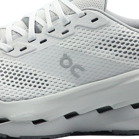 On Mens Cloudrunner 3 Max 564 Close up