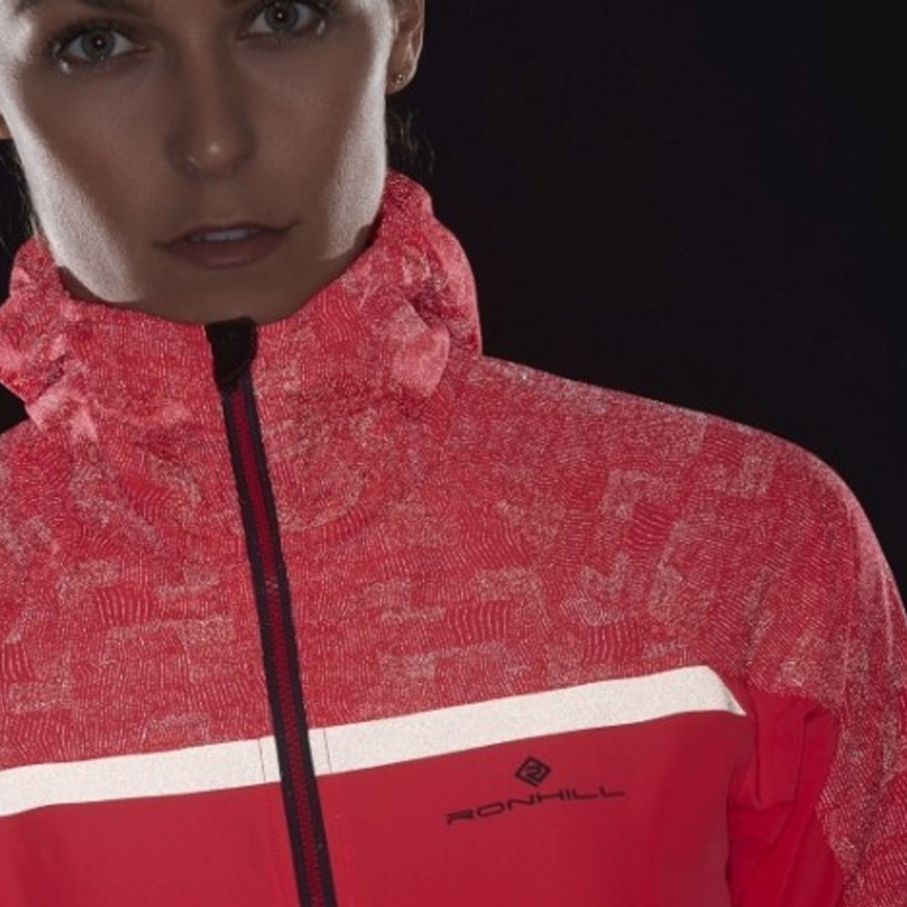 Ronhill-Womens-Momentum_Jacket_Afterlight-RH004429-RH-0608-style-flash-closeup