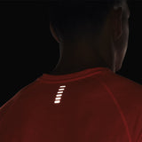 UA-mens-streaker-SS-running-1361469-825-flash