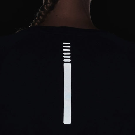 UA-womens-seamless-LS-running-tee-1365627-001-flash