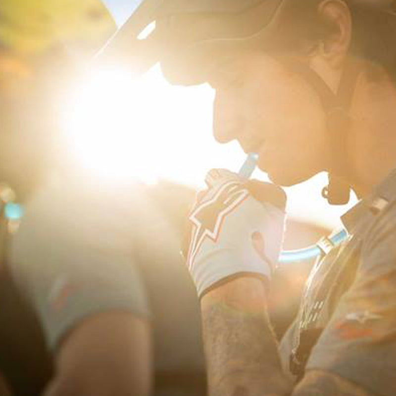 camelbak-Octane-XCT-CORSAIR-TEAL-SULPHUR-SPRING-style