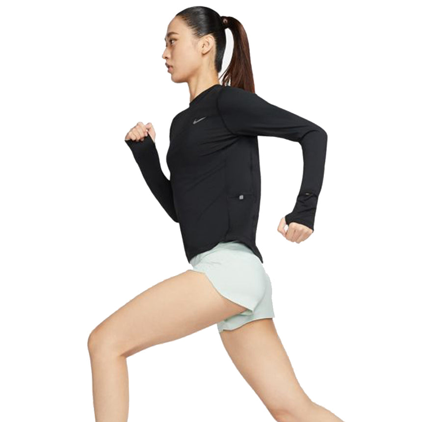 nike-womens-element-crew-CU3277-010-model