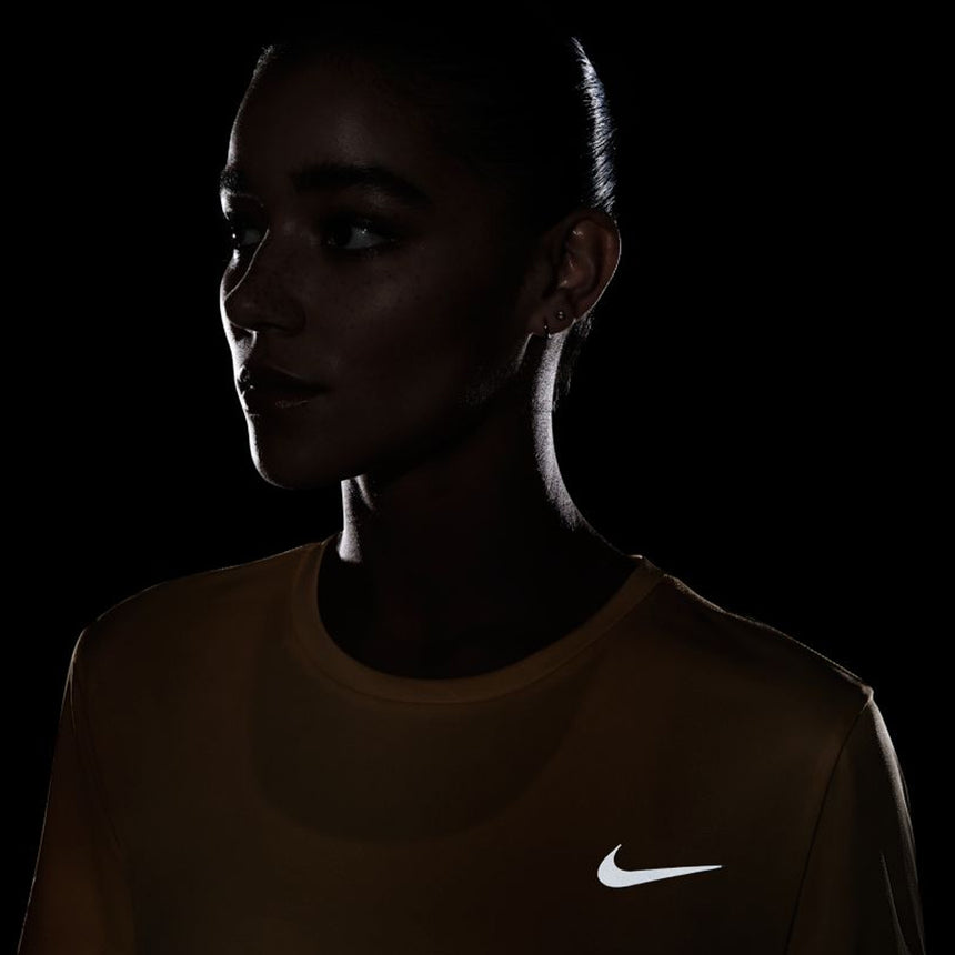 nike-womens-miler-ss-tee-AJ8121-795-front-flash
