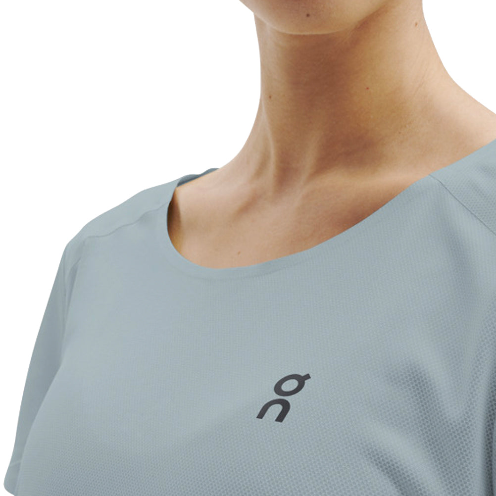 On Running Performance Short Sleeve Women's Running Tee - Sea/Black