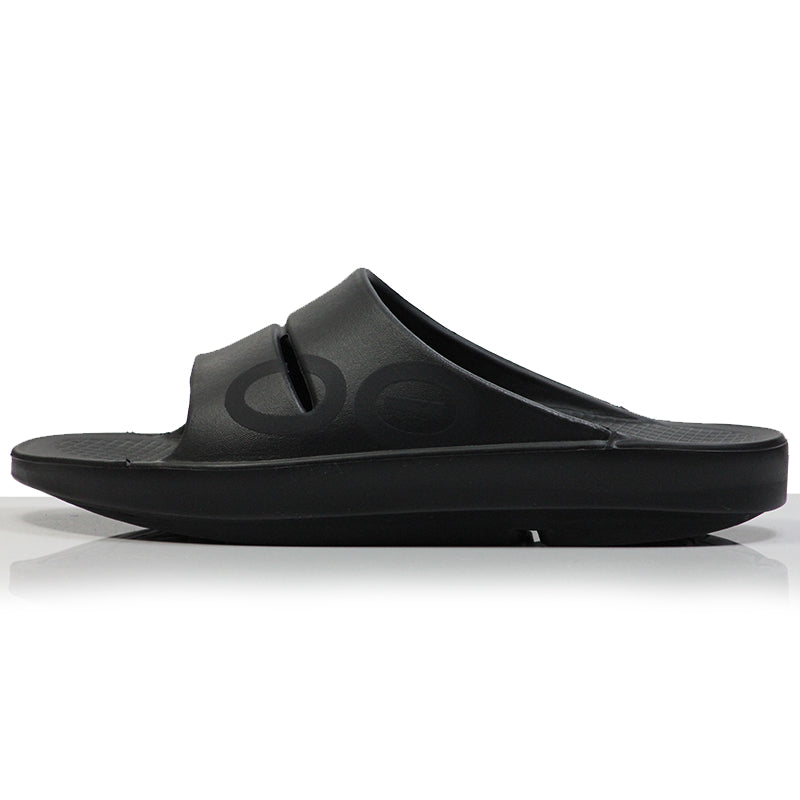 oofos-ooahh-slide-black-side