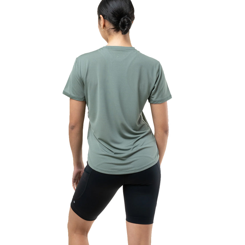 rh womens tech stretch short 007091 009 model back