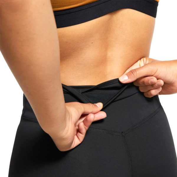 Nike One Women's Tight Model Pocket