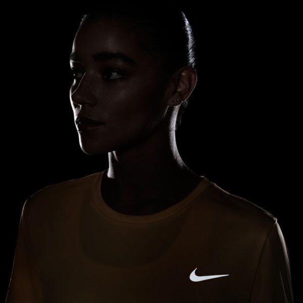 Nike Miler Short Sleeve Women's Model Flash
