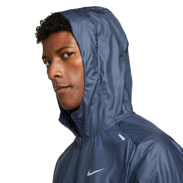 Nike Shieldrunner running jacket Model Hood