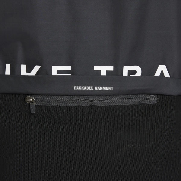 Nike Shield Trail Women's Running Jacket - Black/Black/Dark Smoke - Image 6