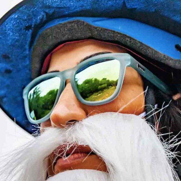 Goodr Sunbathing With Wizards Sunglasses - Blue/Gold - Image 4